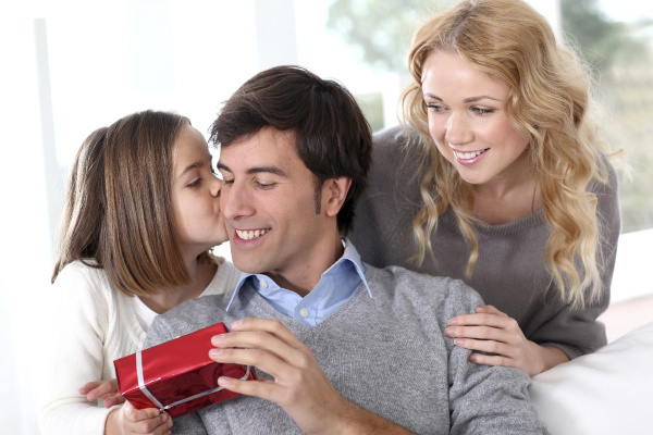 Как выбрать подарок папе: рекомендации и советы